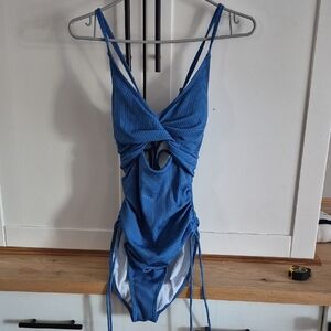 💙Blue Ribbed One-Piece Swimsuit with Cross Back